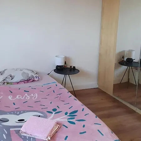 Lovely Central 3 With Kitchen *